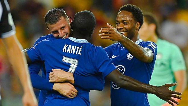 弗兰克：范德芬进球前我心想他要去哪，在场边喊让他快传球