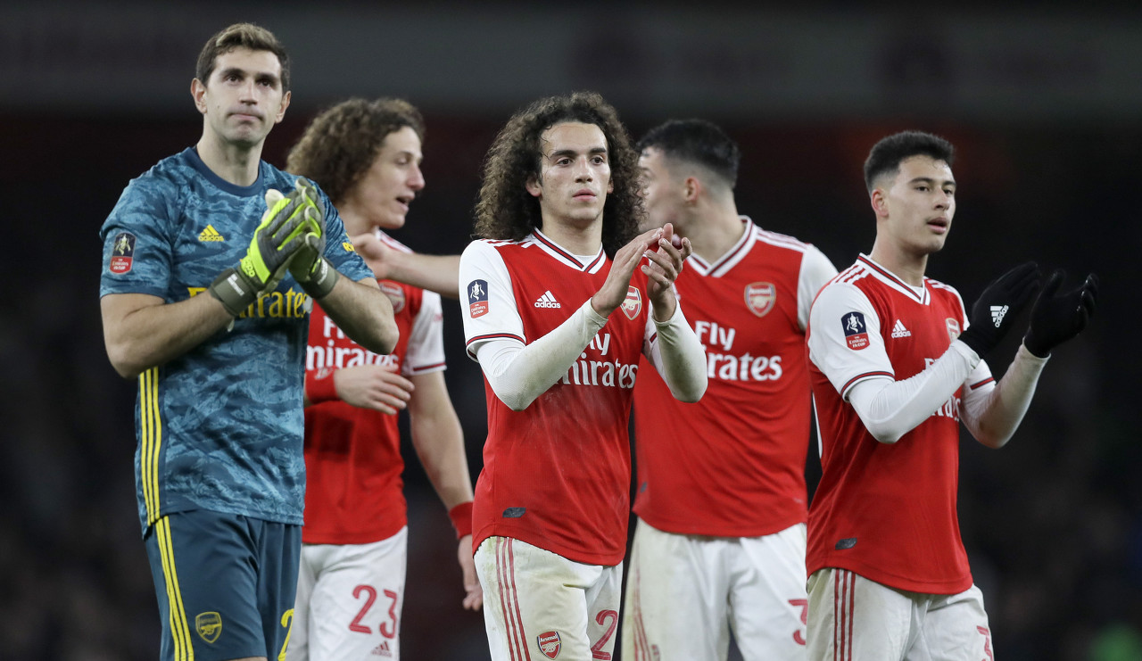 英超球队伤病更新：曼城多名球员缺阵,