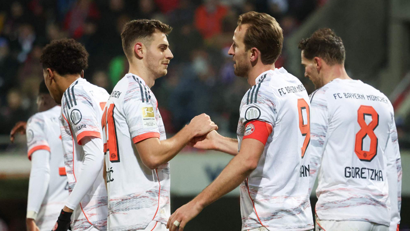 韩淼雨第十二届全国残疾人运动会举重赛场夺双金